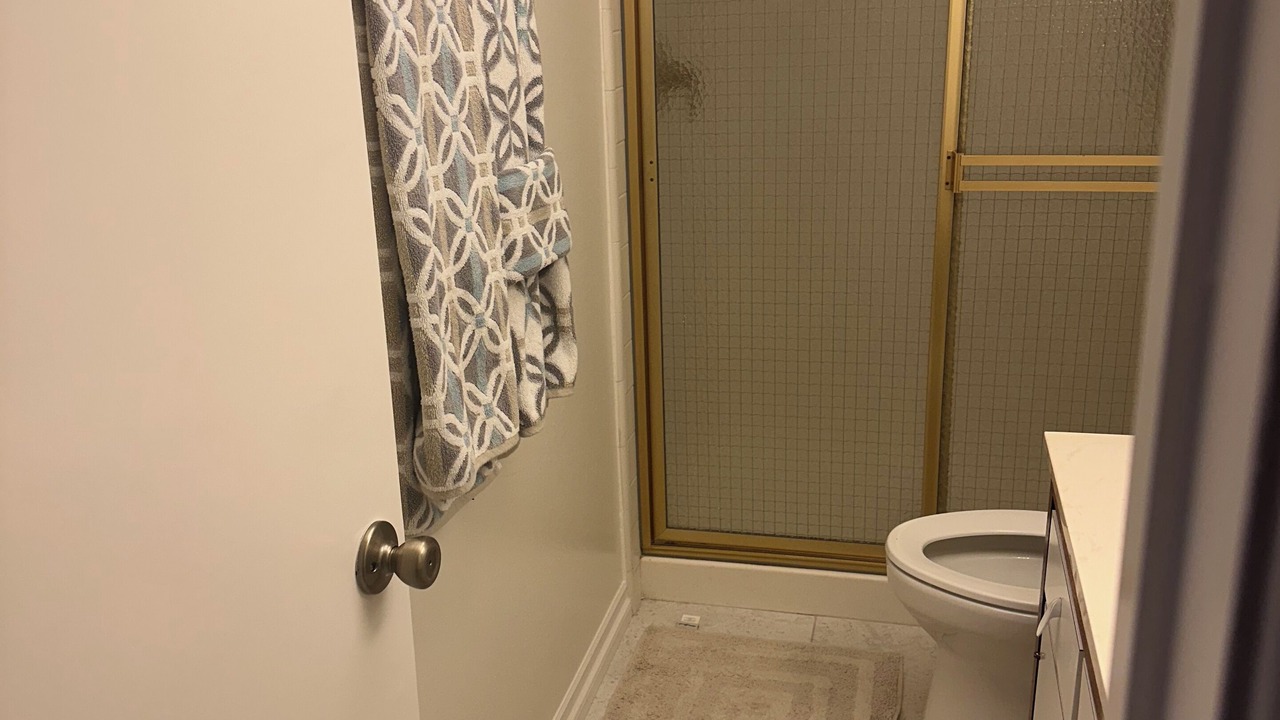 Photo of Bathroom in Canyon Corridor
