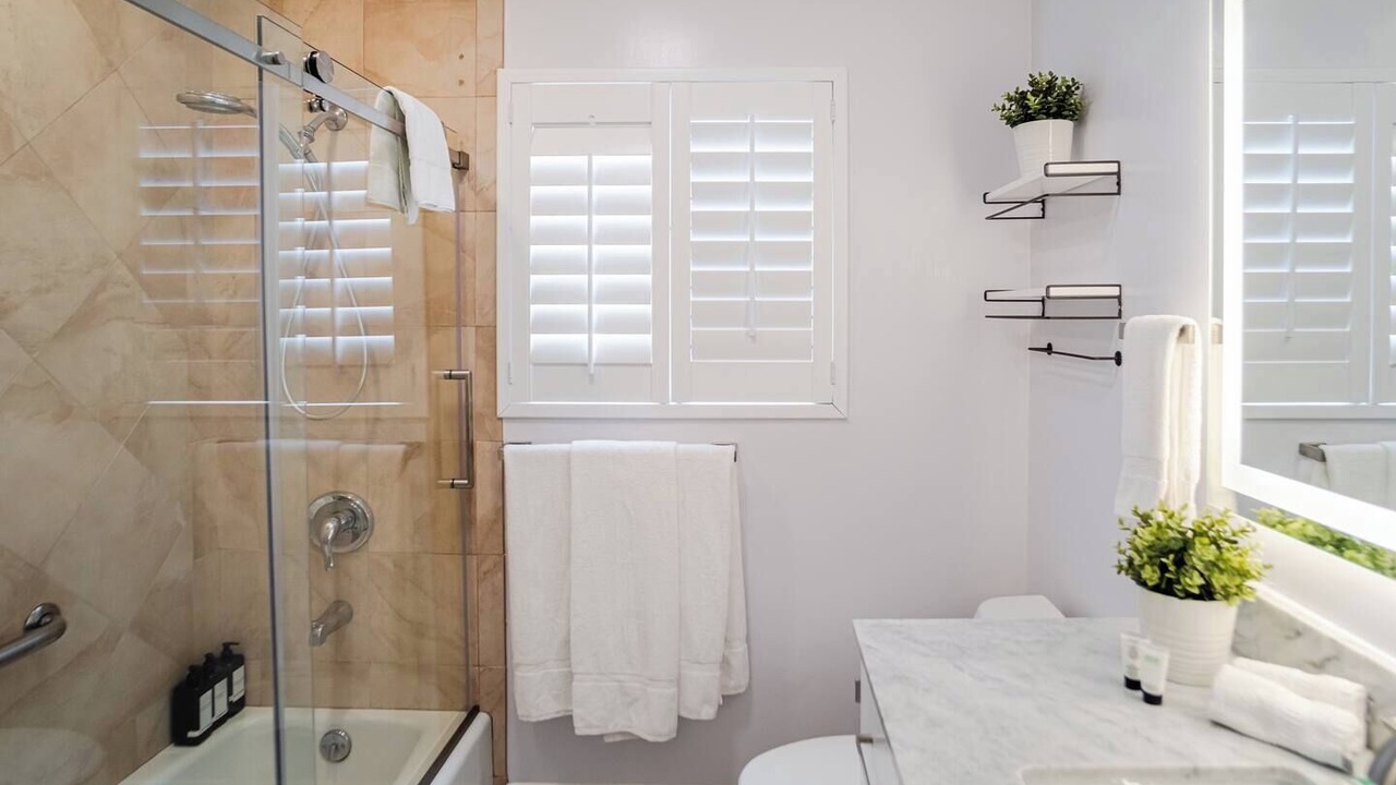 Photo of Bathroom in Mar Vista
