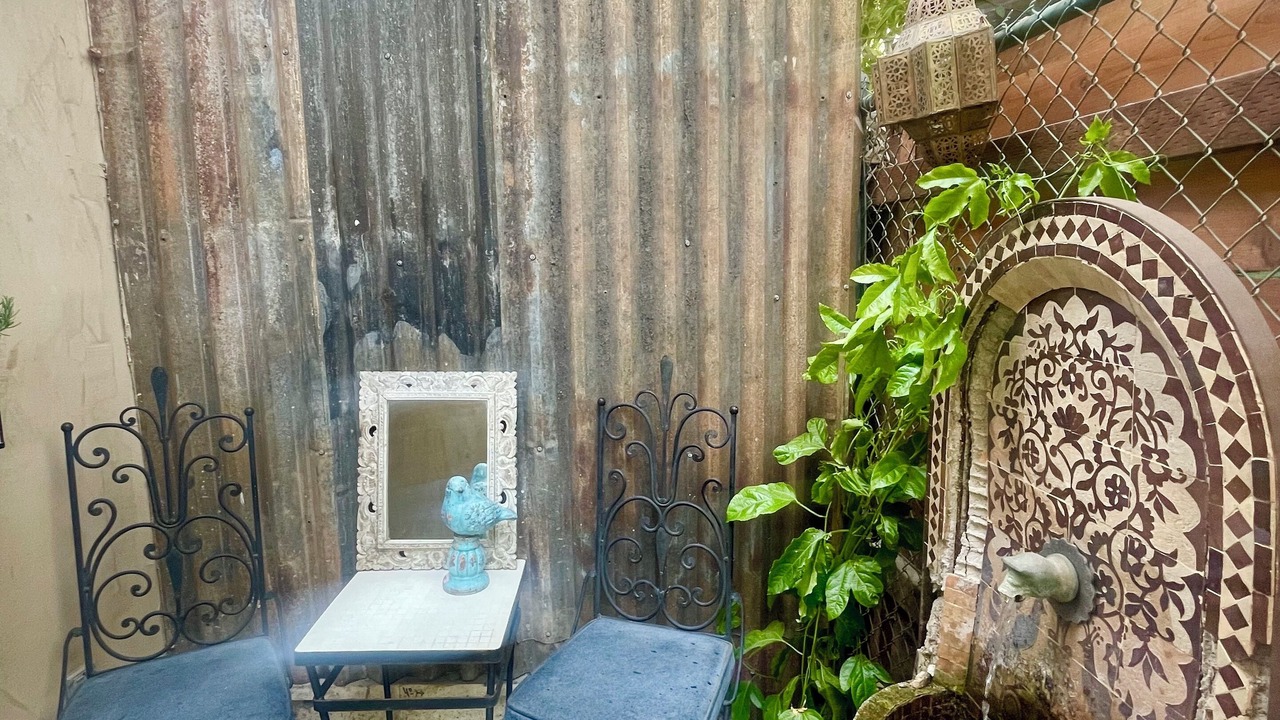 Photo of Outdoor in Miracle Mile