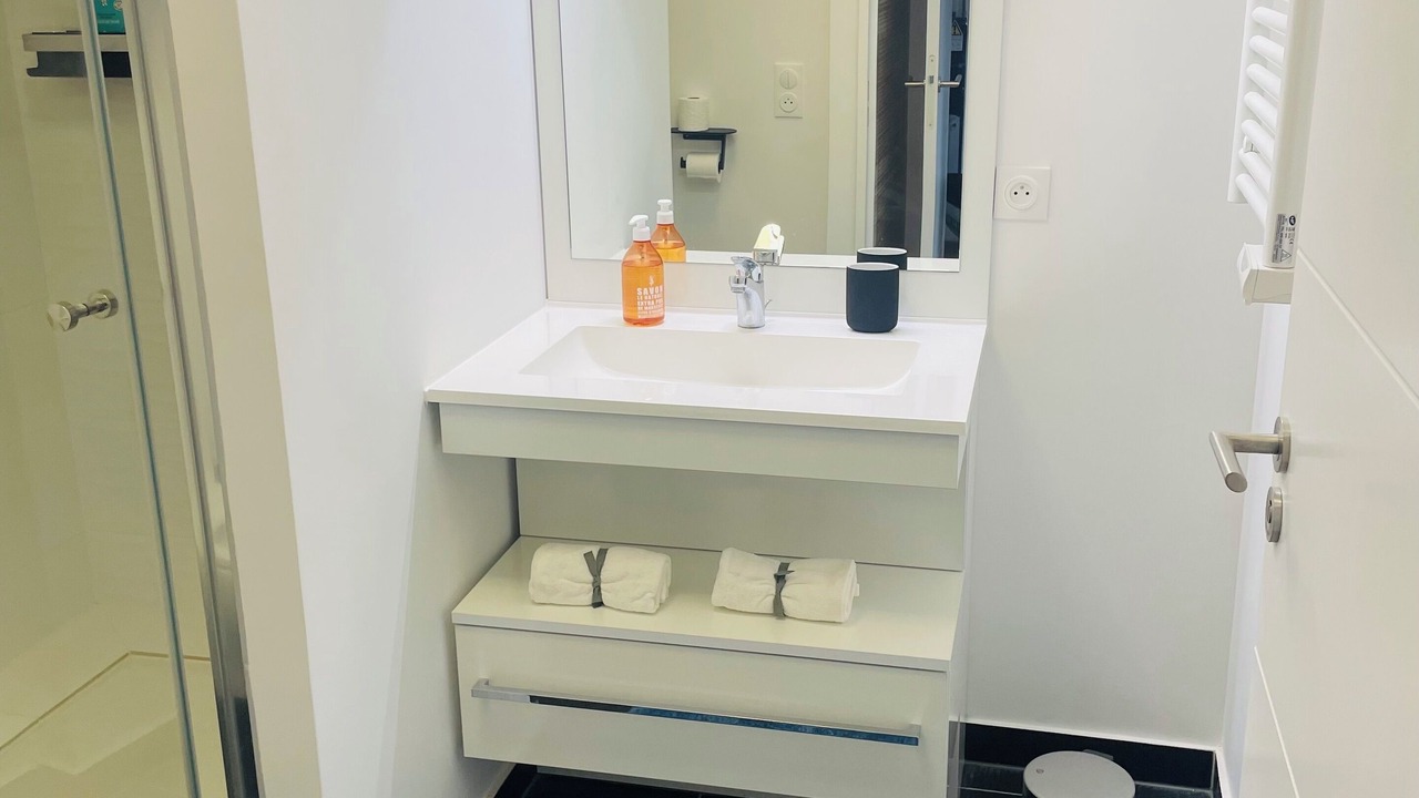 Photo of Bathroom in Les Puces de Saint-Ouen