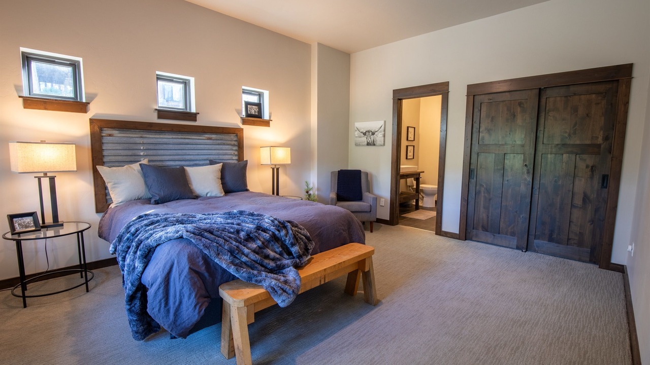Photo of Bedroom in Lead
