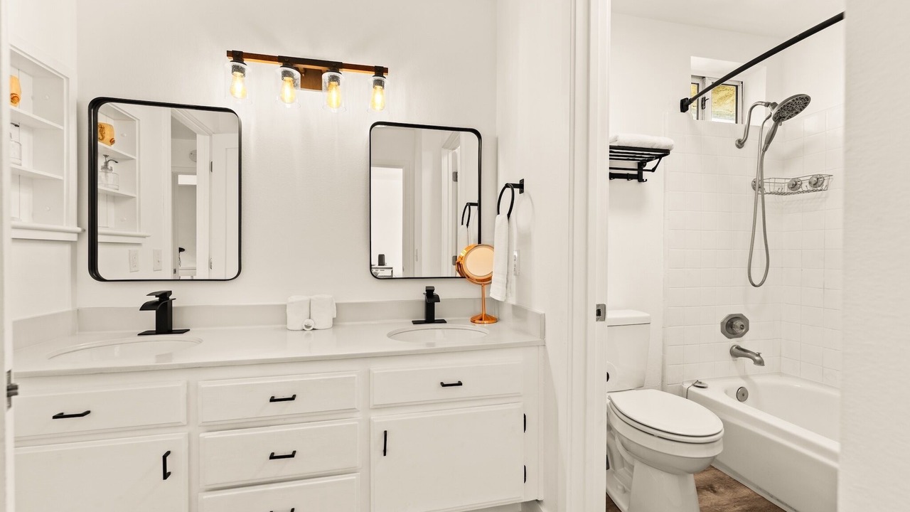 Photo of Bathroom in Ventura