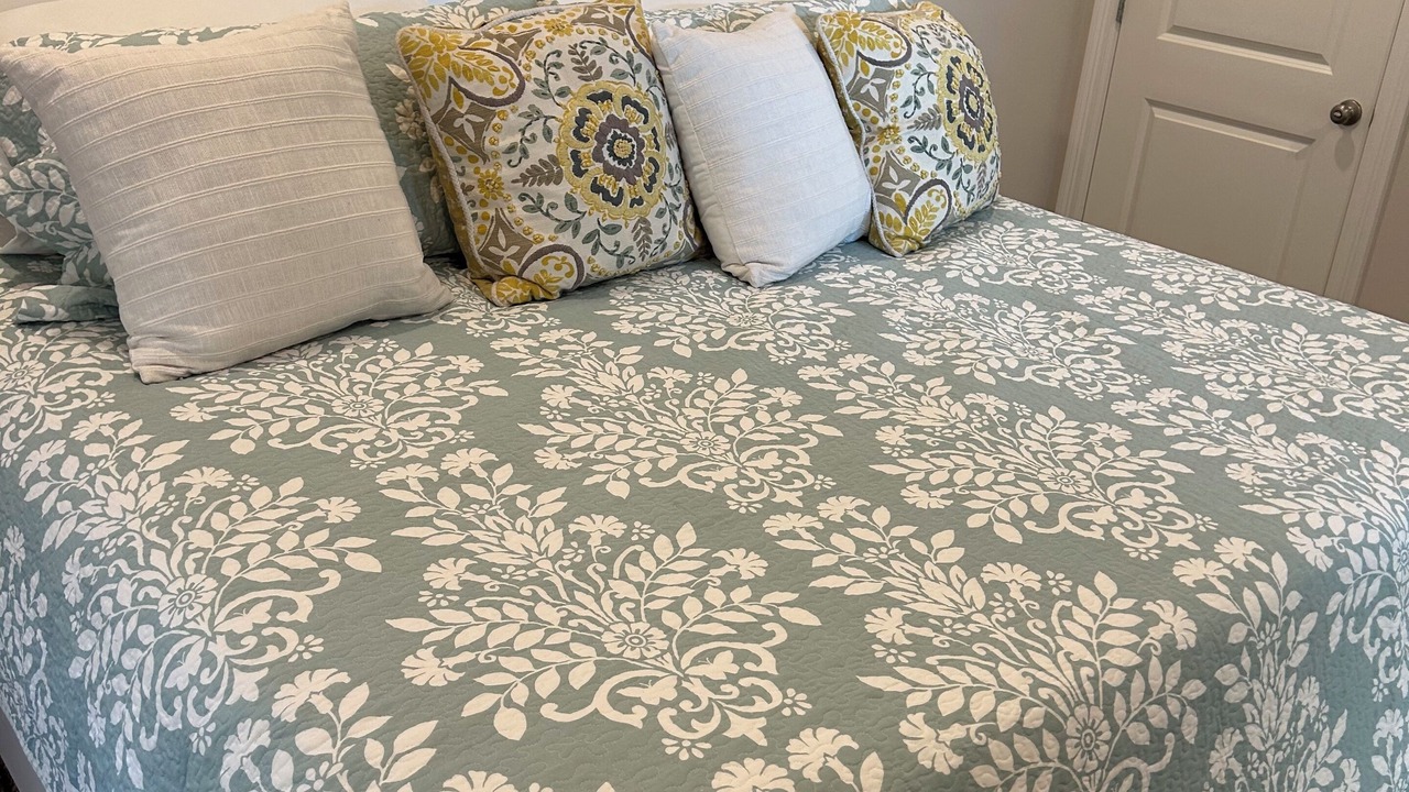 Photo of Bedroom in Shoreline Park