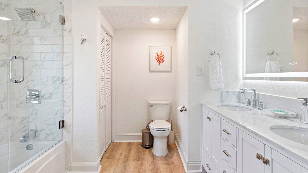 Photo of Bathroom in Shoreline Park