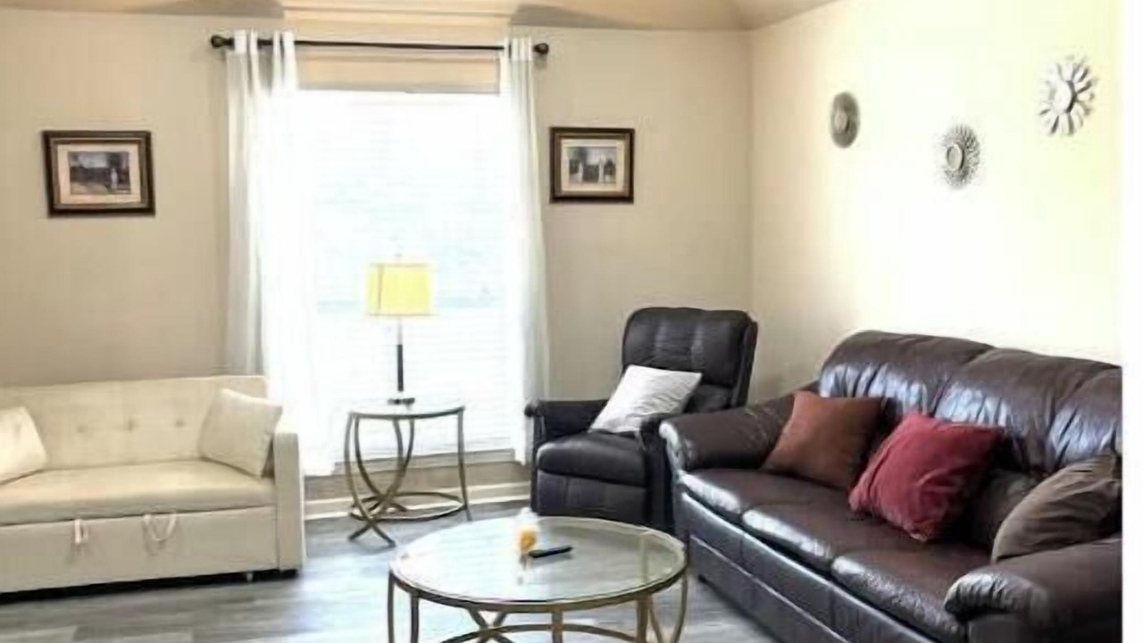 Photo of Livingroom in Gonzales