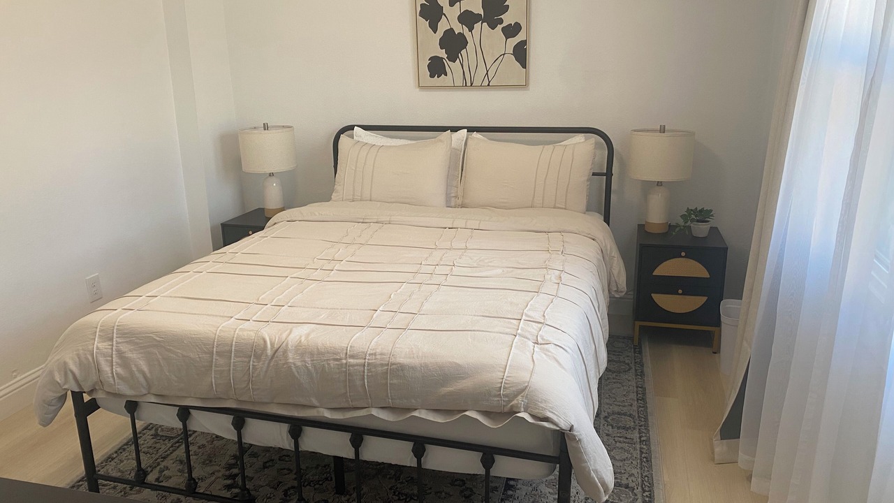 Photo of Bedroom in Pasadena