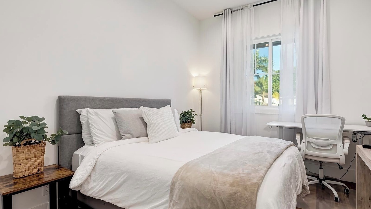 Photo of Bedroom in Washington Culver