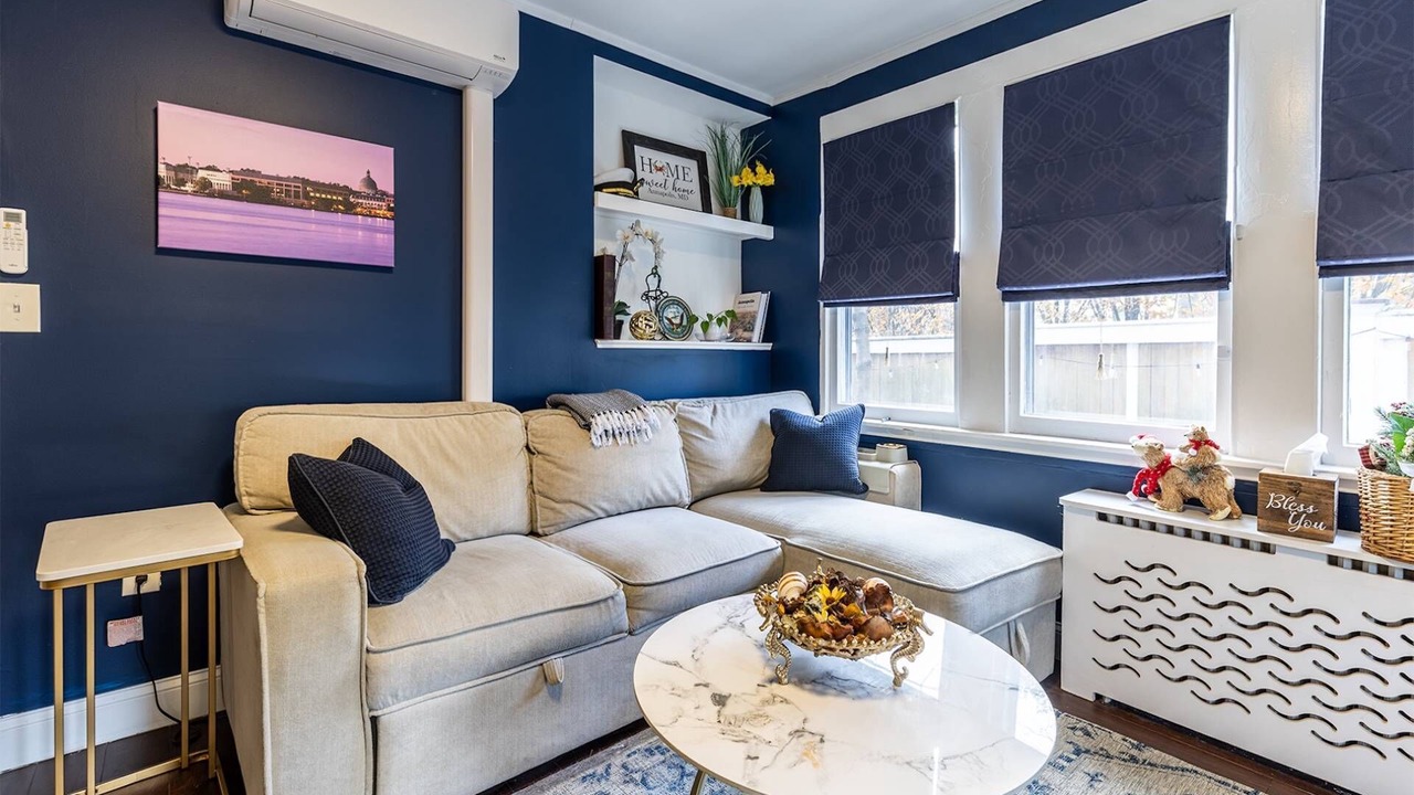 Photo of Livingroom in Historic District