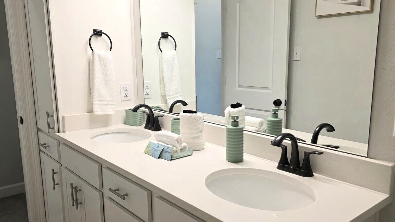 Photo of Bathroom in Highlands - Perkins