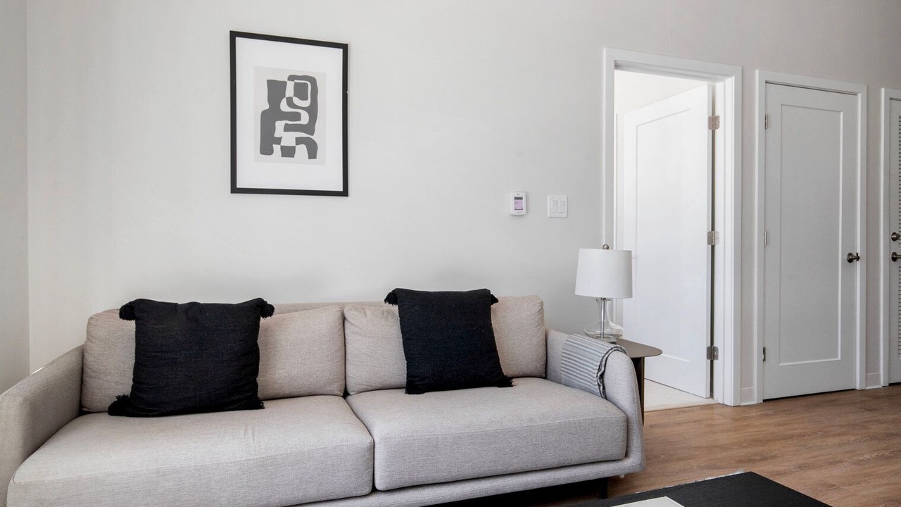 Photo of Livingroom in Lower Washington - Mount Hope