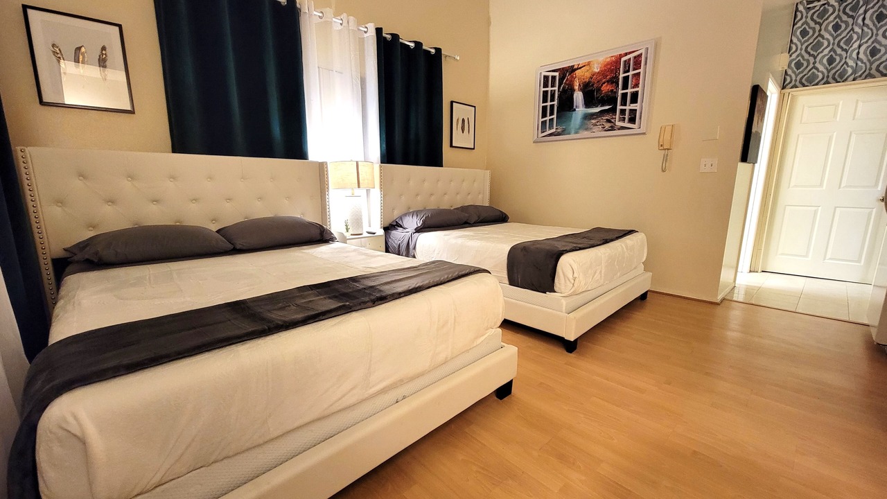 Photo of Bedroom in Beverly Hills