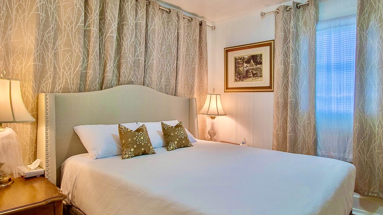 Photo of Bedroom in Gulfport