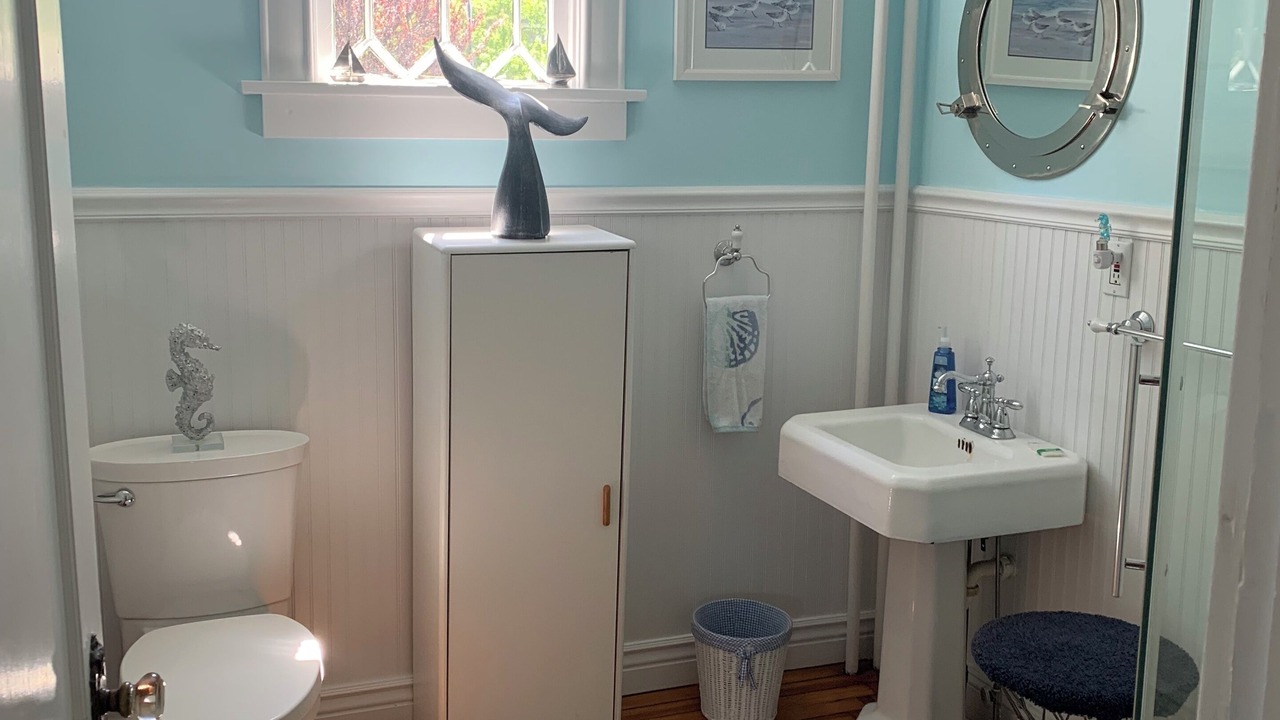Photo of Bathroom in Top of the Hill