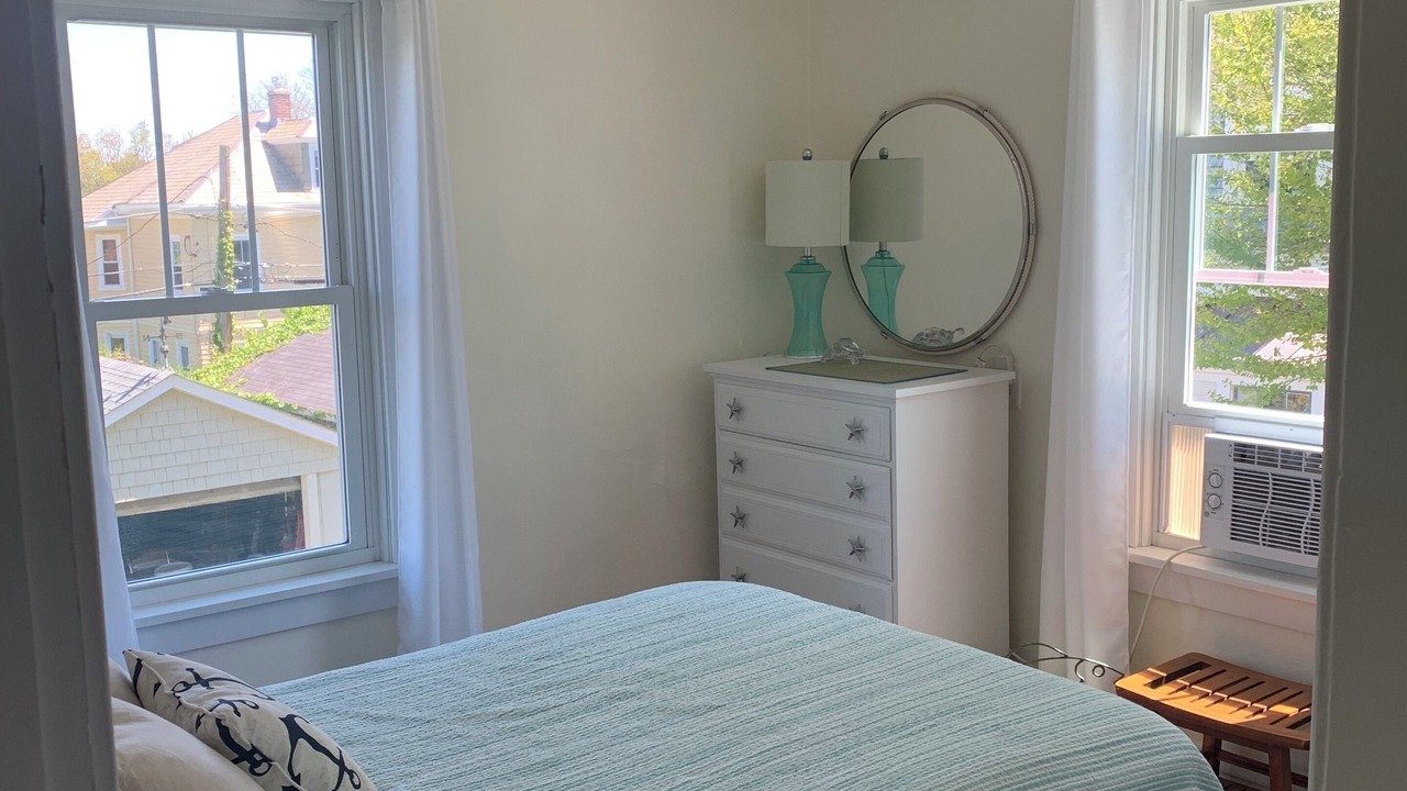 Photo of Bedroom in Top of the Hill