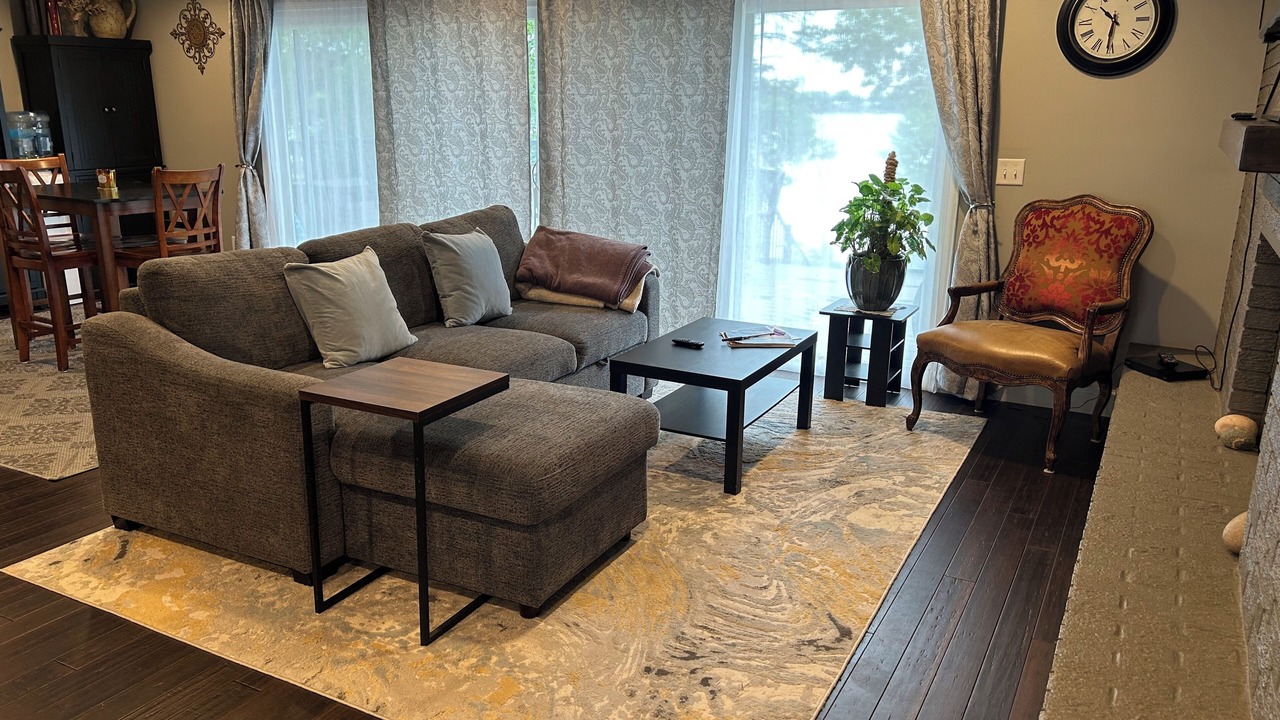 Photo of Livingroom in Maple Lake