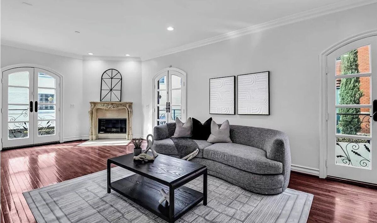Photo of Livingroom in Beverly Hills