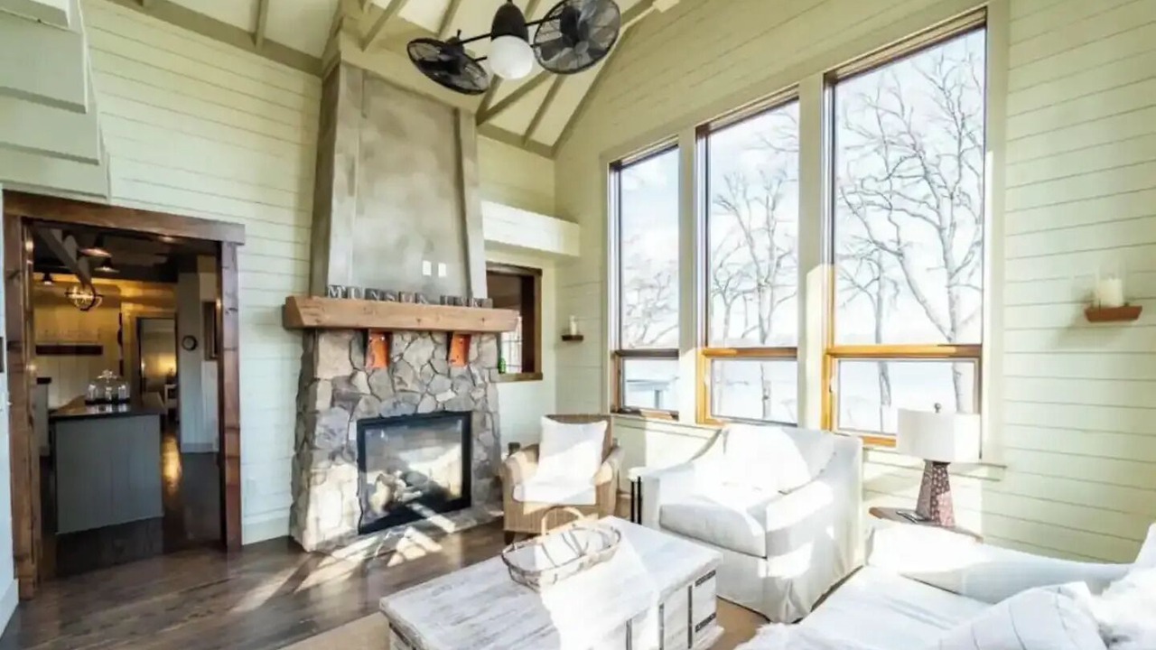 Photo of Livingroom in Detroit Lakes