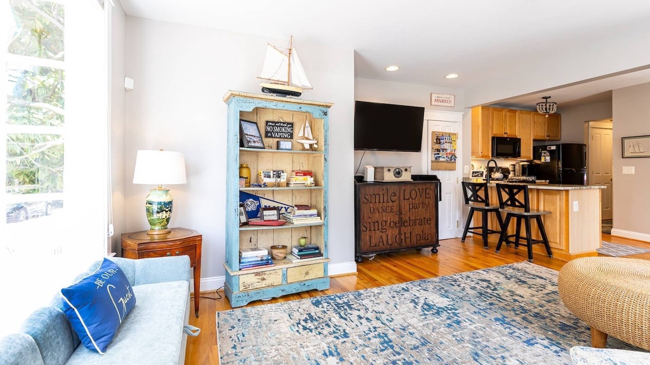 Photo of Livingroom in Historic District