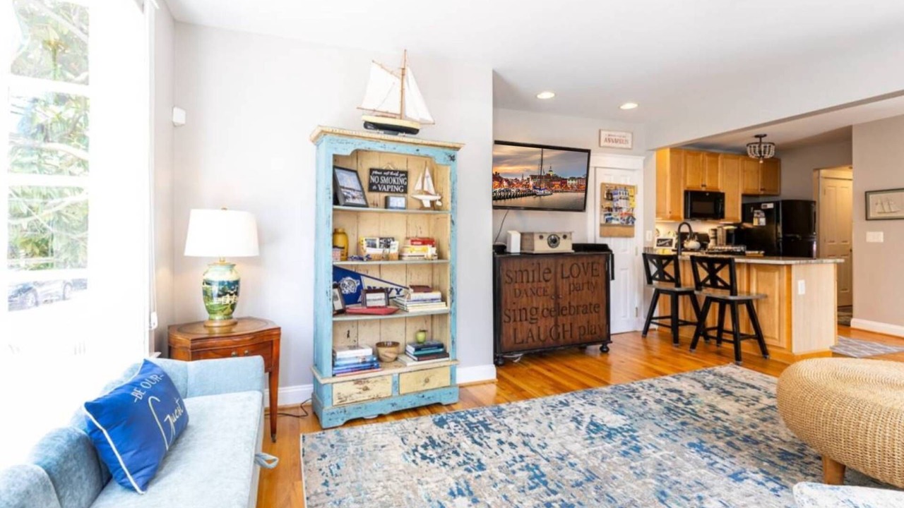 Photo of Livingroom in Historic District