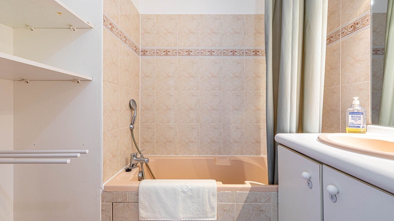 Photo of Bathroom in Faubourg de l'Arche
