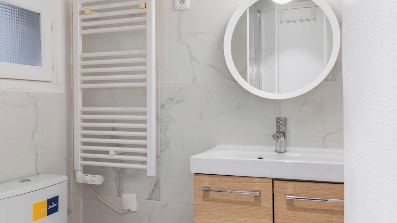 Photo of Bathroom in Notre-Dame-des-Champs