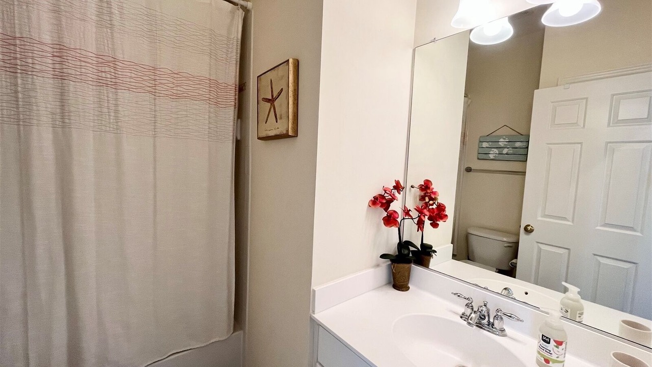 Photo of Bathroom in Sunset Island