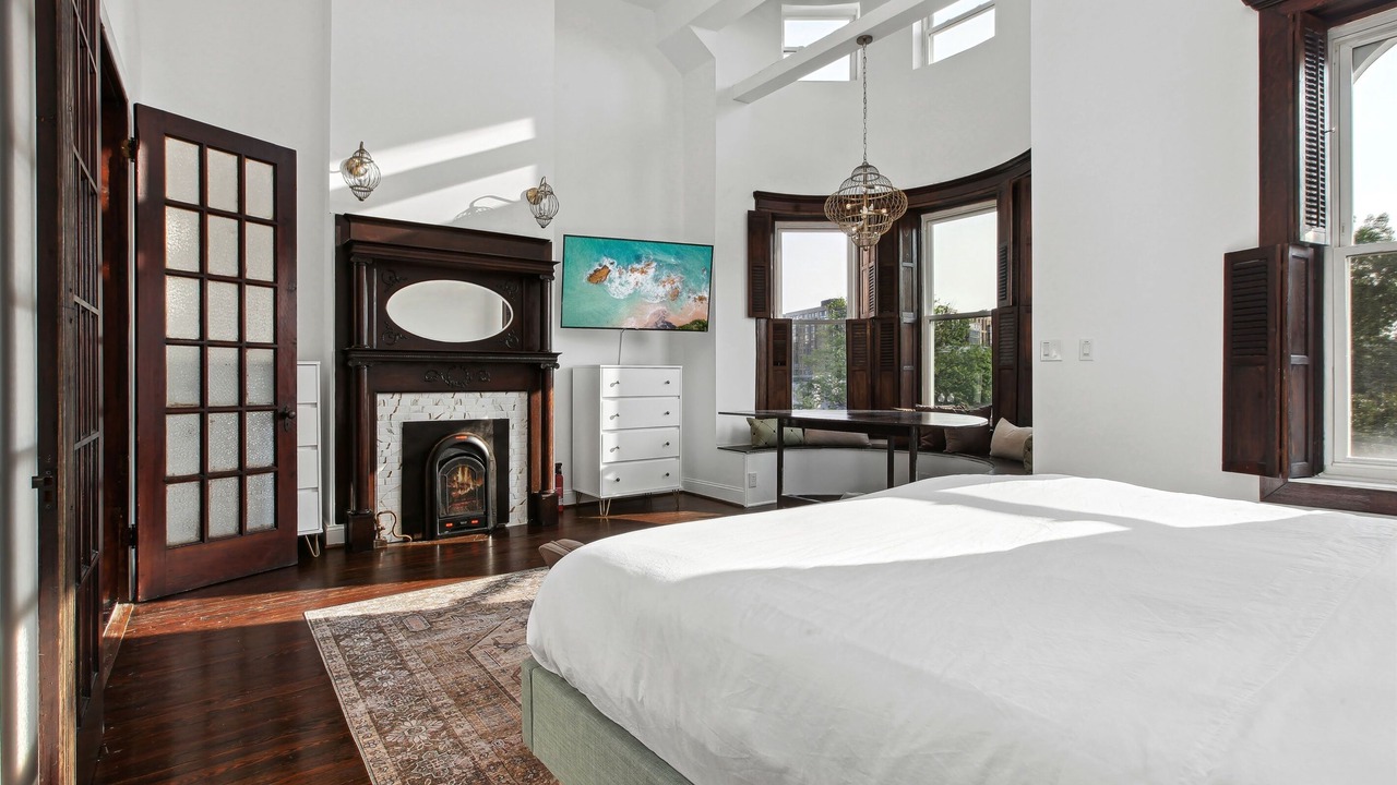 Photo of Livingroom in North Capitol Street