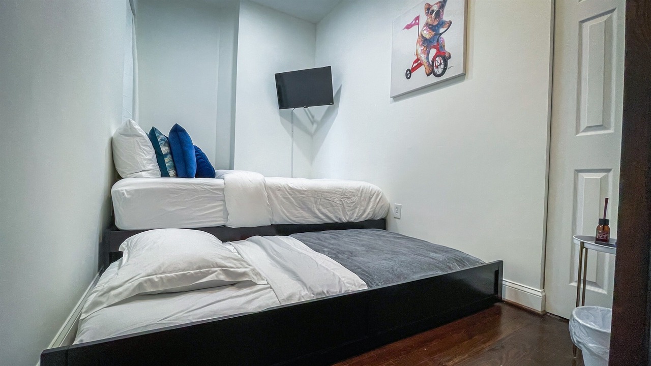 Photo of Bedroom in North Capitol Street
