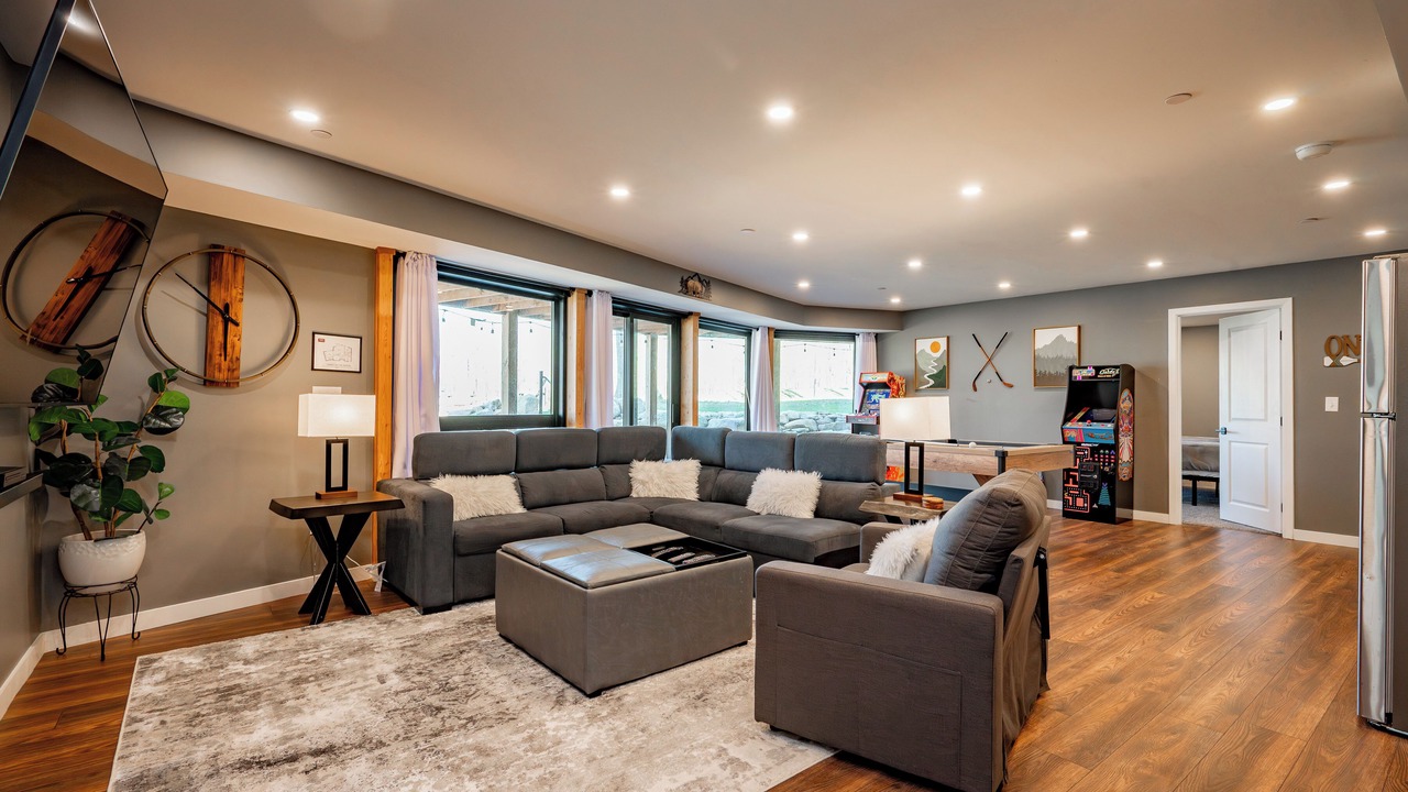 Photo of Livingroom in McHenry