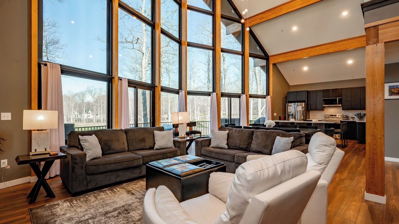 Photo of Livingroom in McHenry
