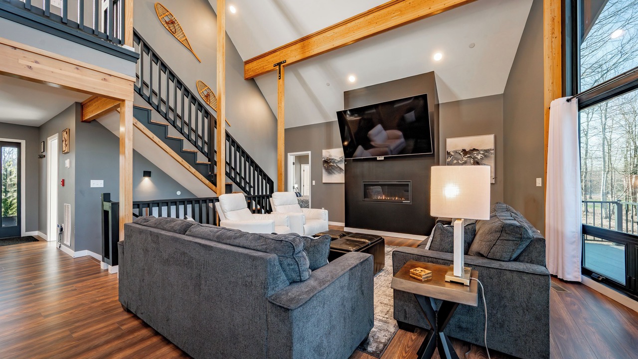 Photo of Livingroom in McHenry