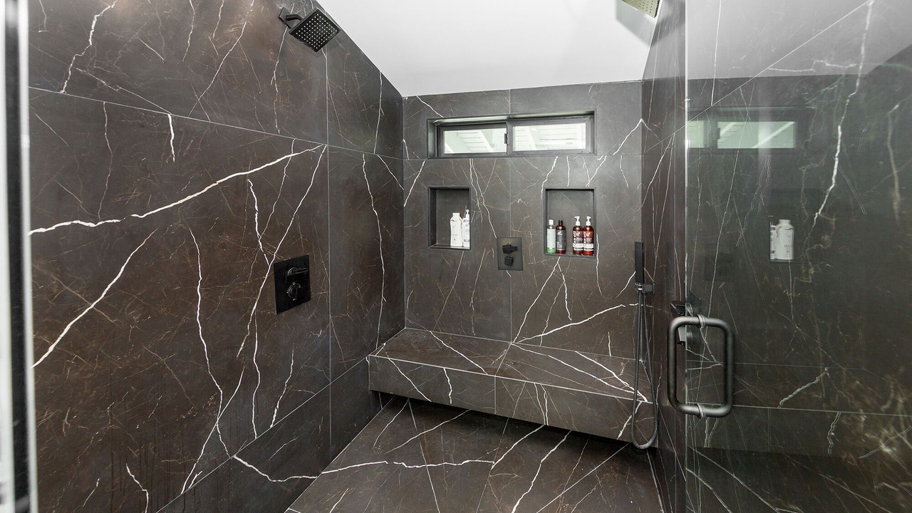 Photo of Bathroom in Carthay Circle