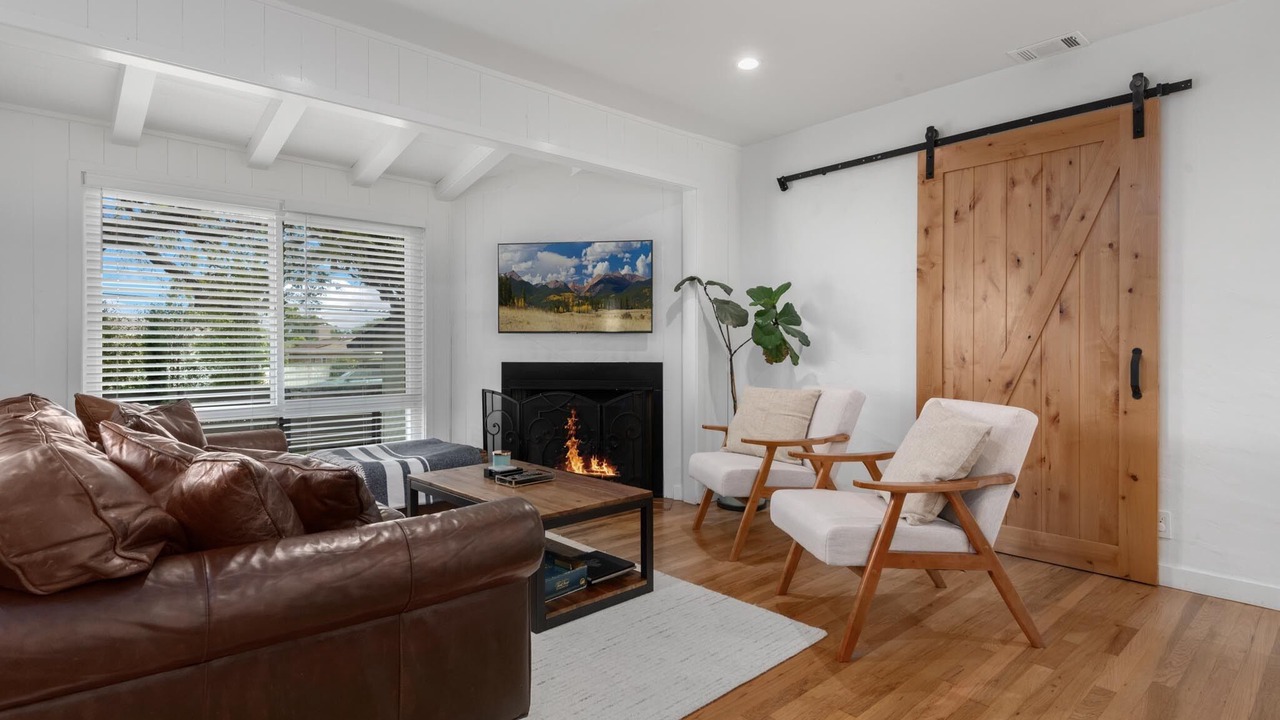 Photo of Livingroom in East Mesa