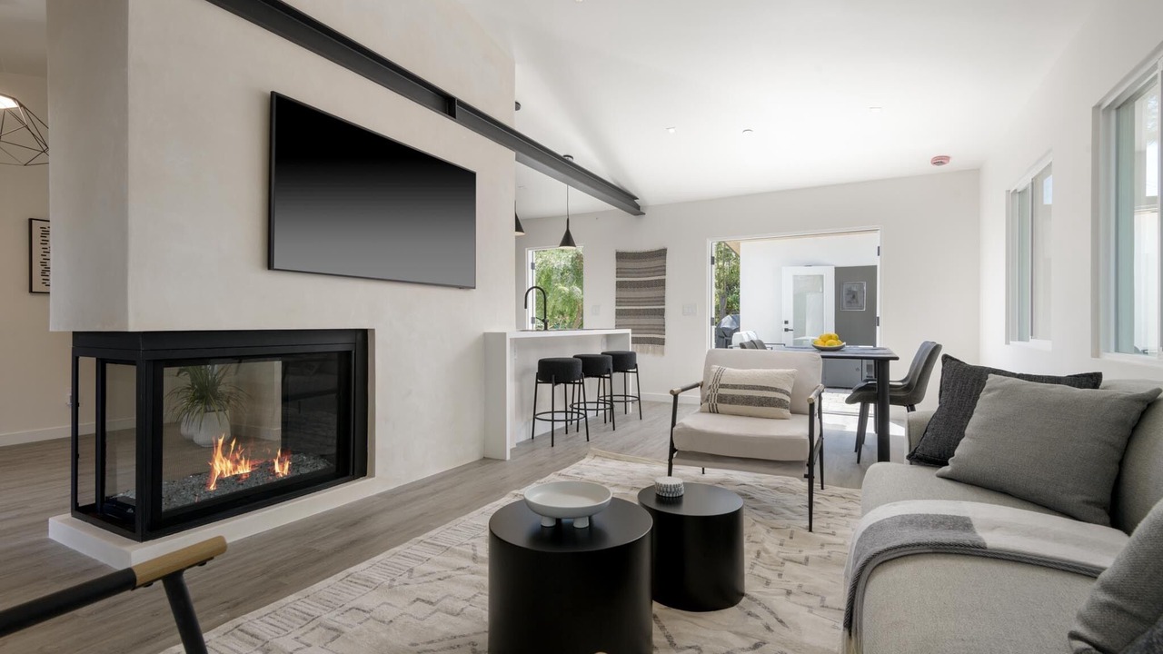 Photo of Livingroom in East Mesa