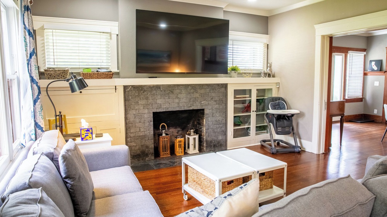 Photo of Livingroom in Anaheim Colony Historic District