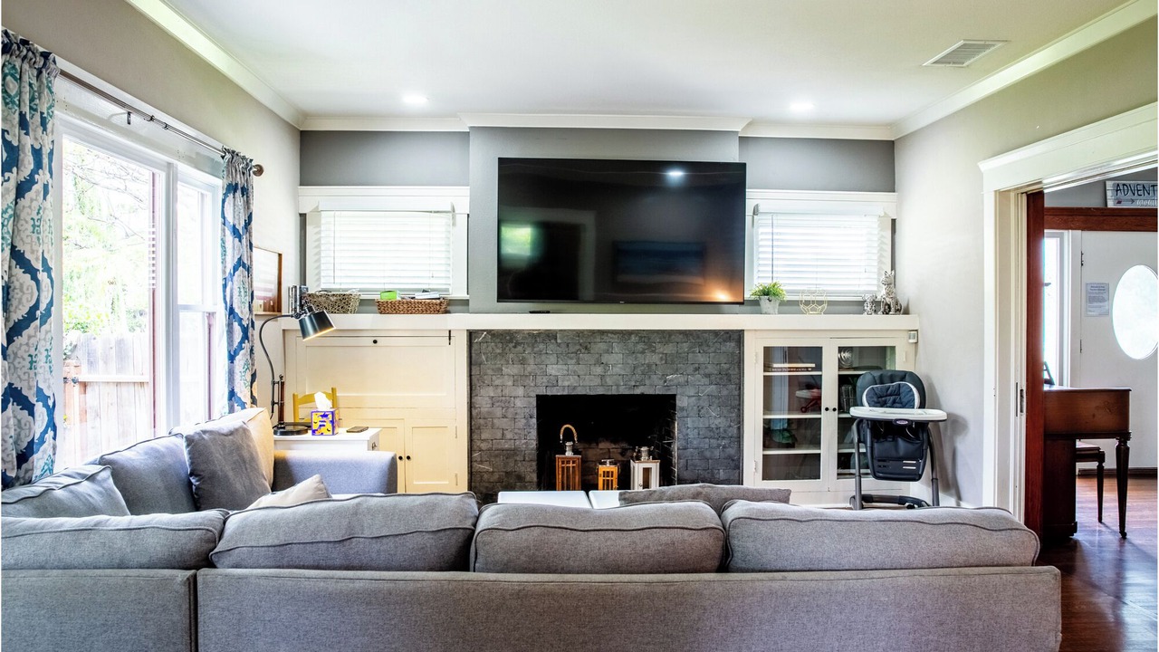Photo of Livingroom in Anaheim Colony Historic District