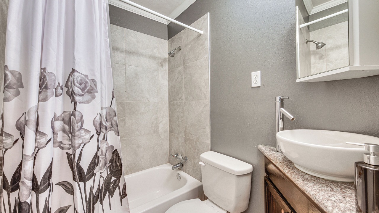 Photo of Bathroom in Broadmoor