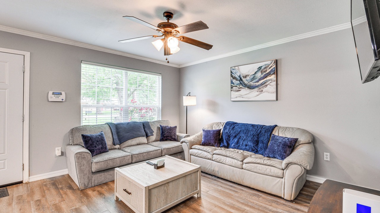 Photo of Livingroom in Broadmoor