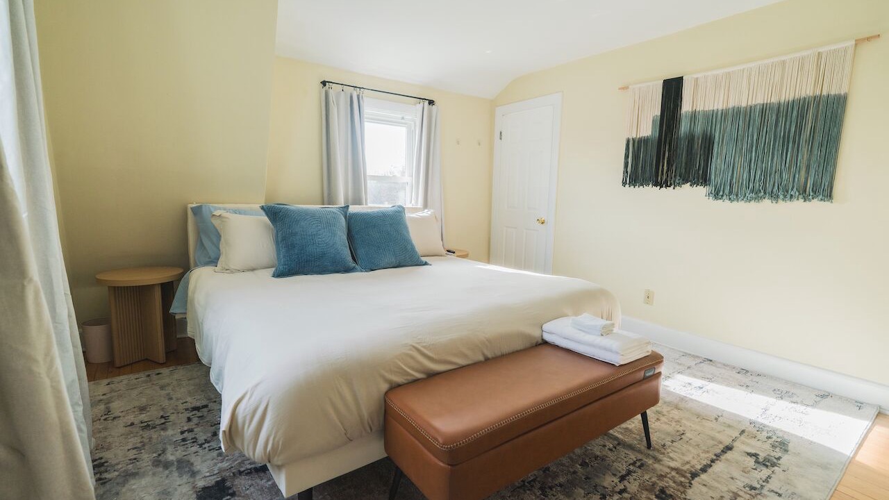 Photo of Bedroom in West Somerville