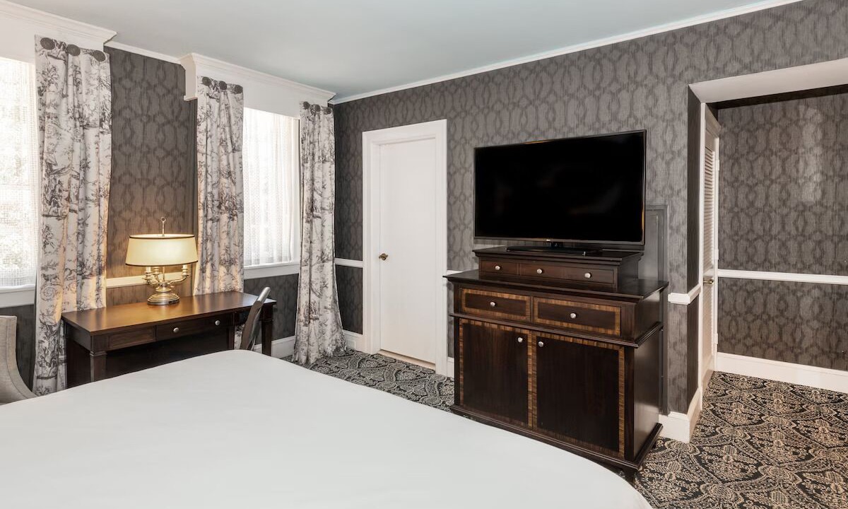 Photo of Bedroom in Historic District