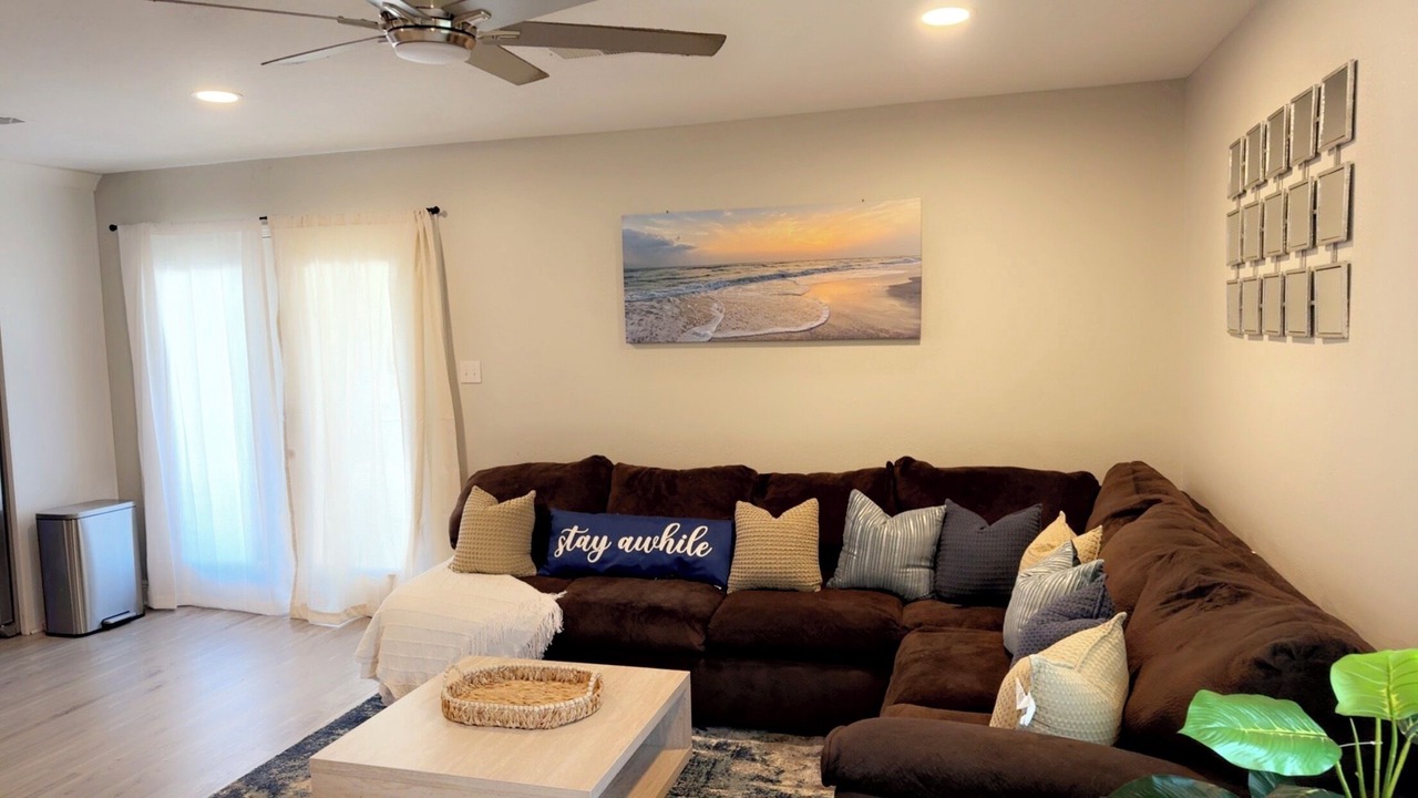 Photo of Livingroom in Gulf Hills