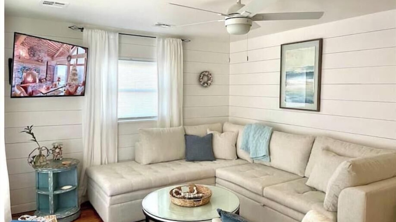 Photo of Livingroom in Biloxi