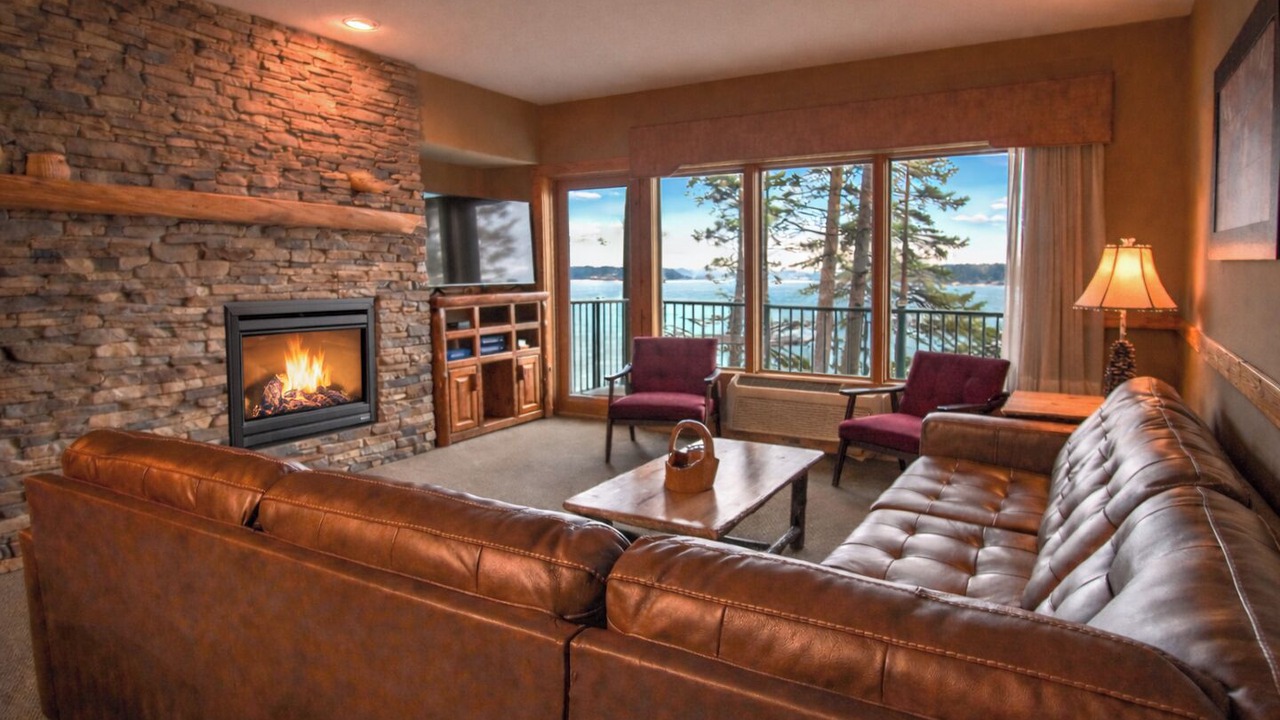 Photo of Livingroom in Two Harbors