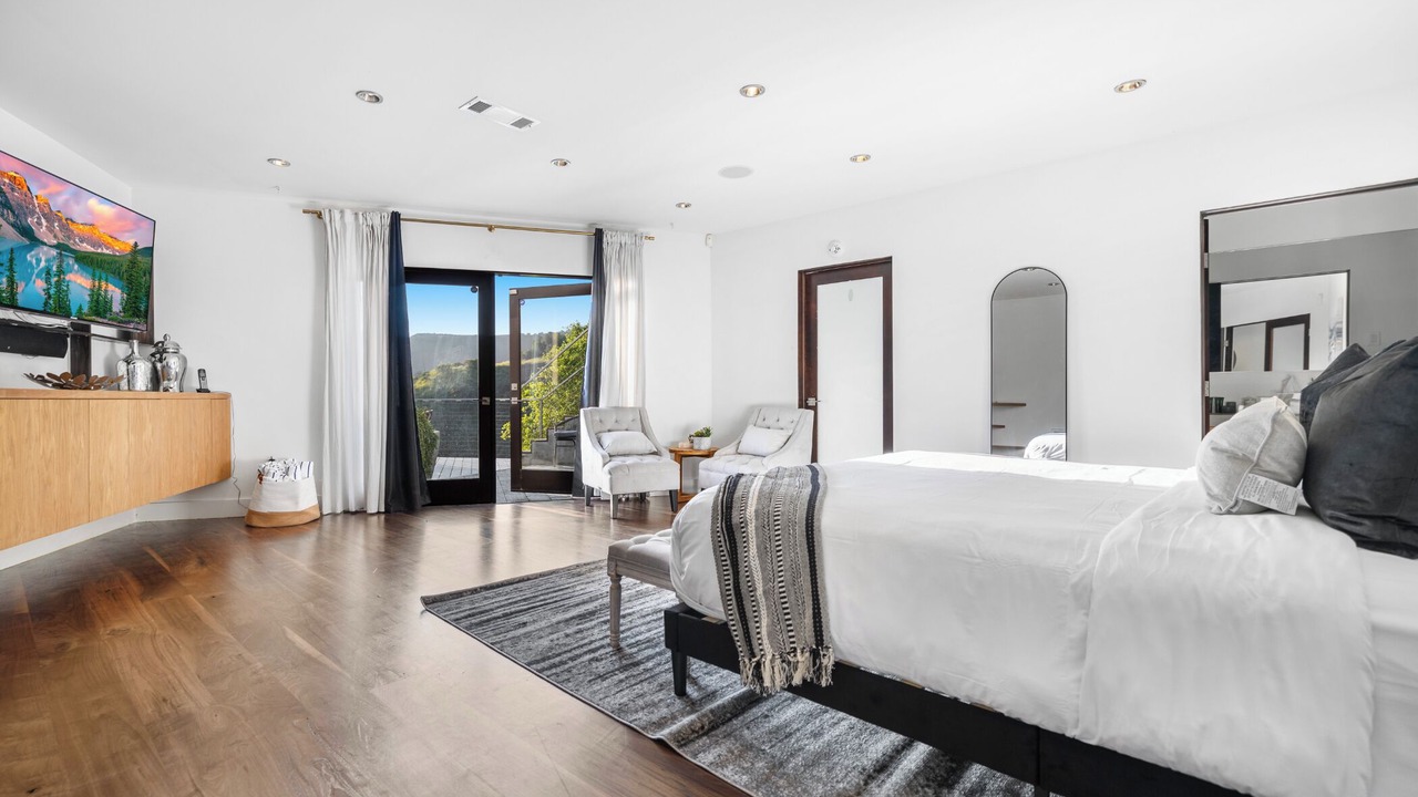 Photo of Bedroom in Beverly Hills