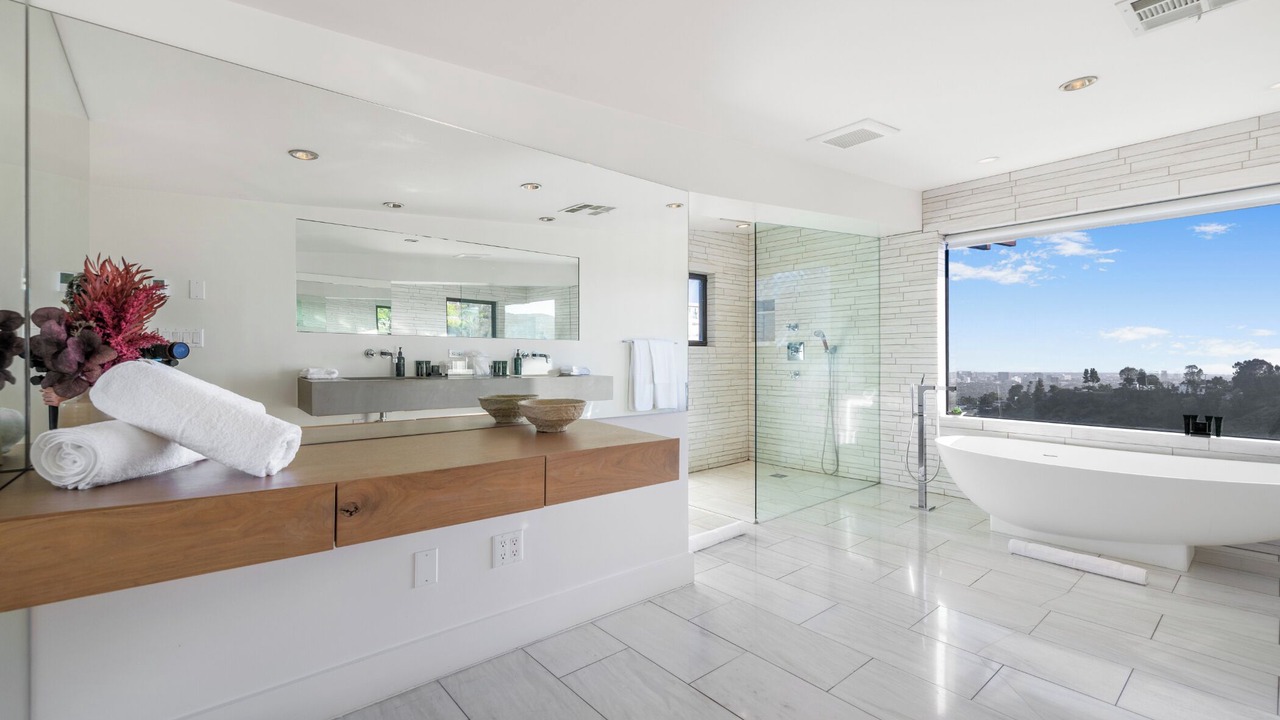 Photo of Bathroom in Beverly Hills