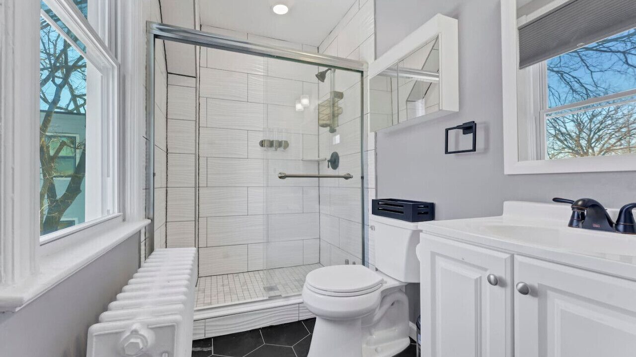 Photo of Bathroom in Woodridge