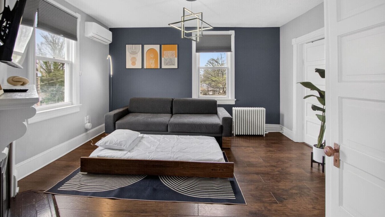 Photo of Bedroom in Woodridge