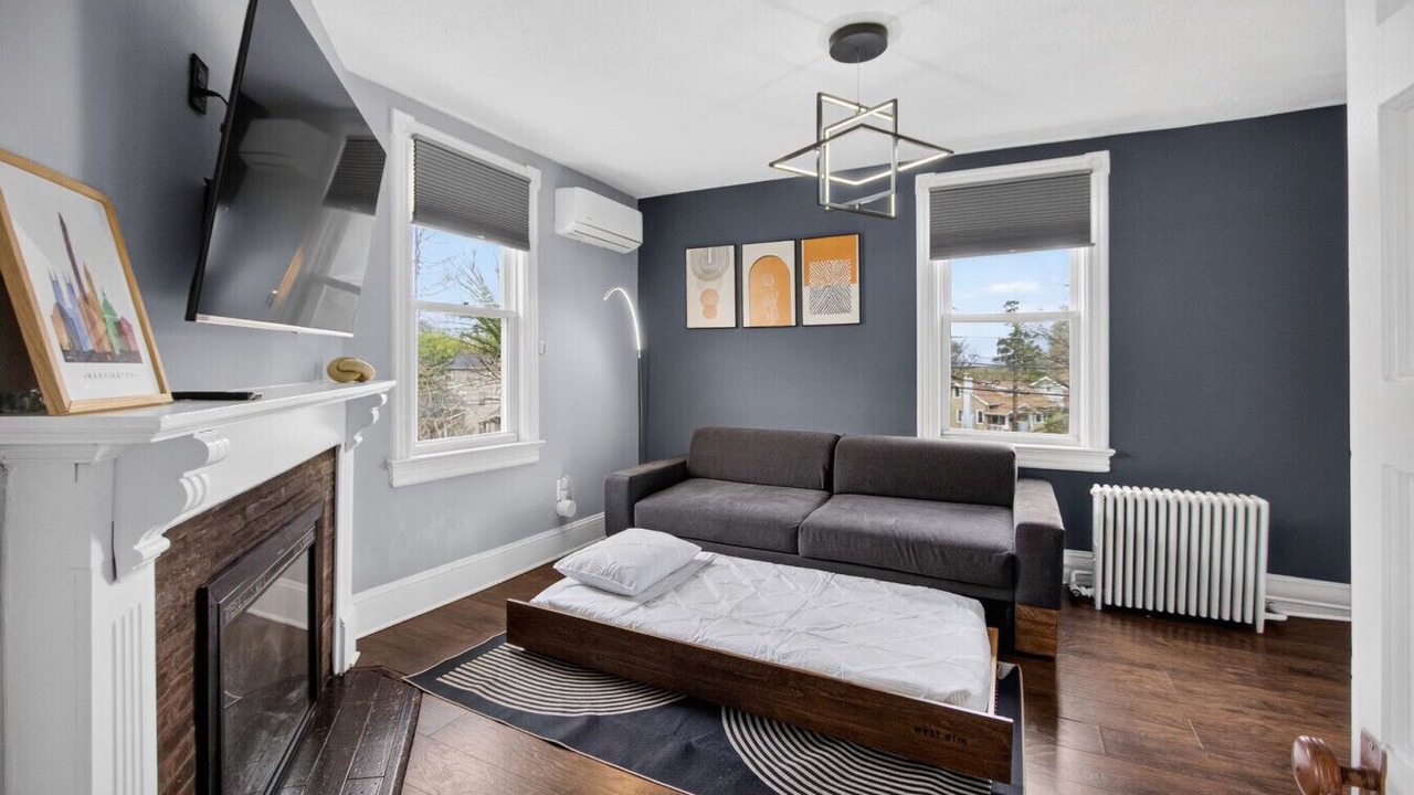 Photo of Livingroom in Woodridge