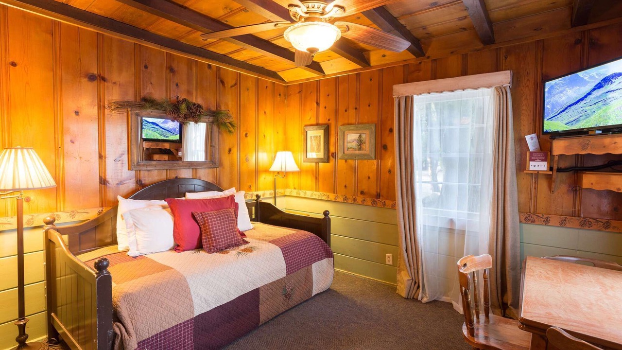 Photo of Bedroom in Twin Peaks