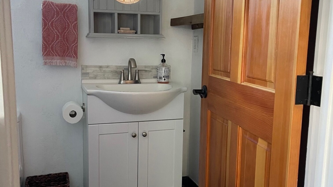 Photo of Bathroom in North Hollywood